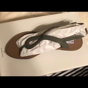Steve Madden Olive Strapped Sandal *BRAND NEW*